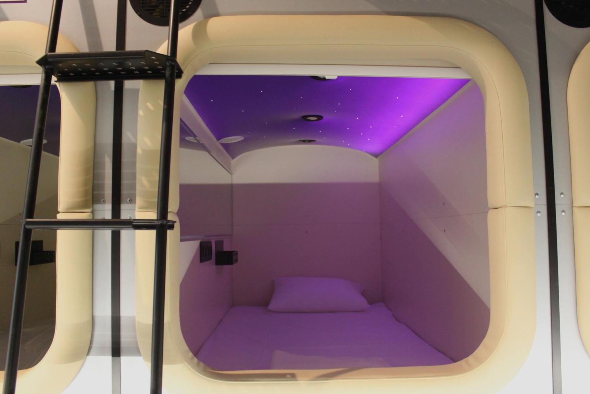 Av-3 Capsule Hotel Kiew Exterior foto