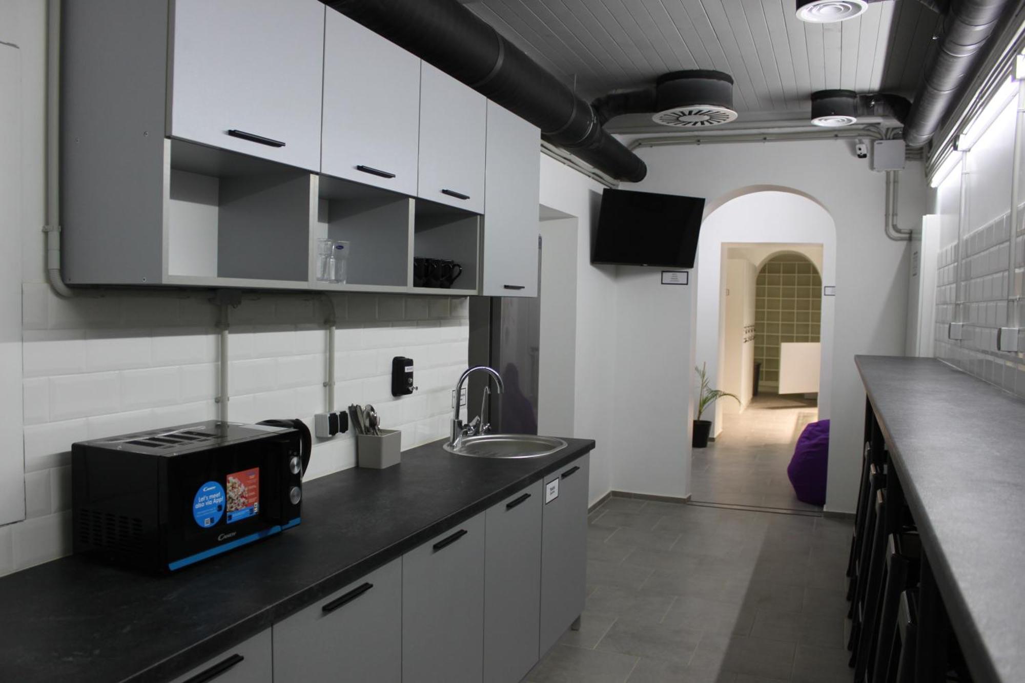 Av-3 Capsule Hotel Kiew Exterior foto